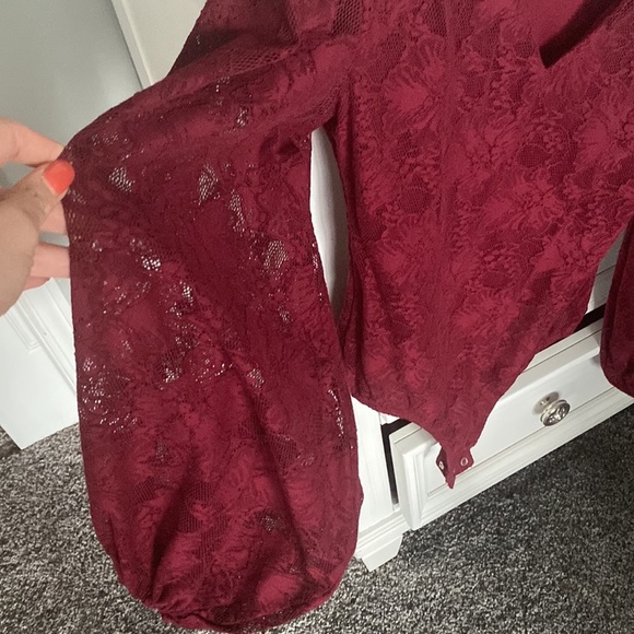 Sold Very cute bodysuit shirt from Express, size small - Picture 3 of 4